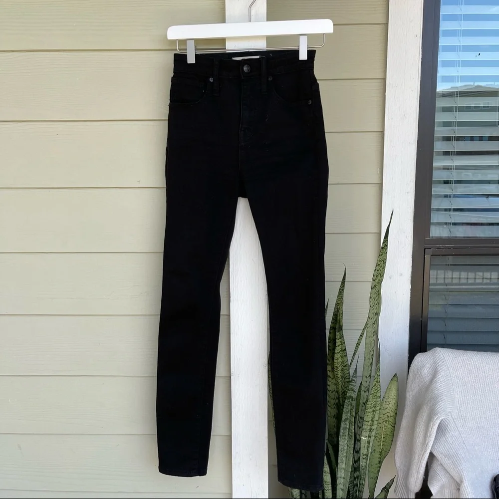 Madewell•Curvy High-Rise Skinny Jeans in Carbondale Wash - Picture 3 of 9